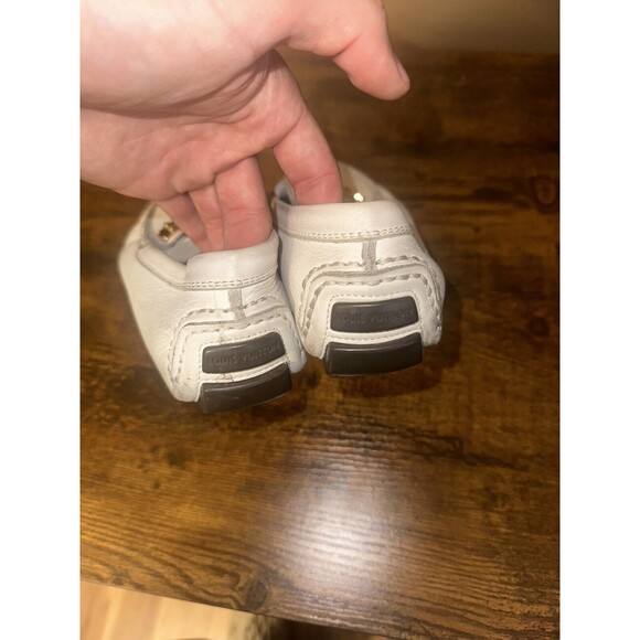 Women’s Louis Vuitton Leather Driving Flats Size 35.5 Size 5 Gold Loafer White - Picture 3 of 8